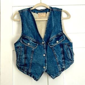 Free People Cropped Denim Vest. New WithTags. Small.